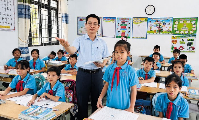 Học sinh kể chuyện lịch sử